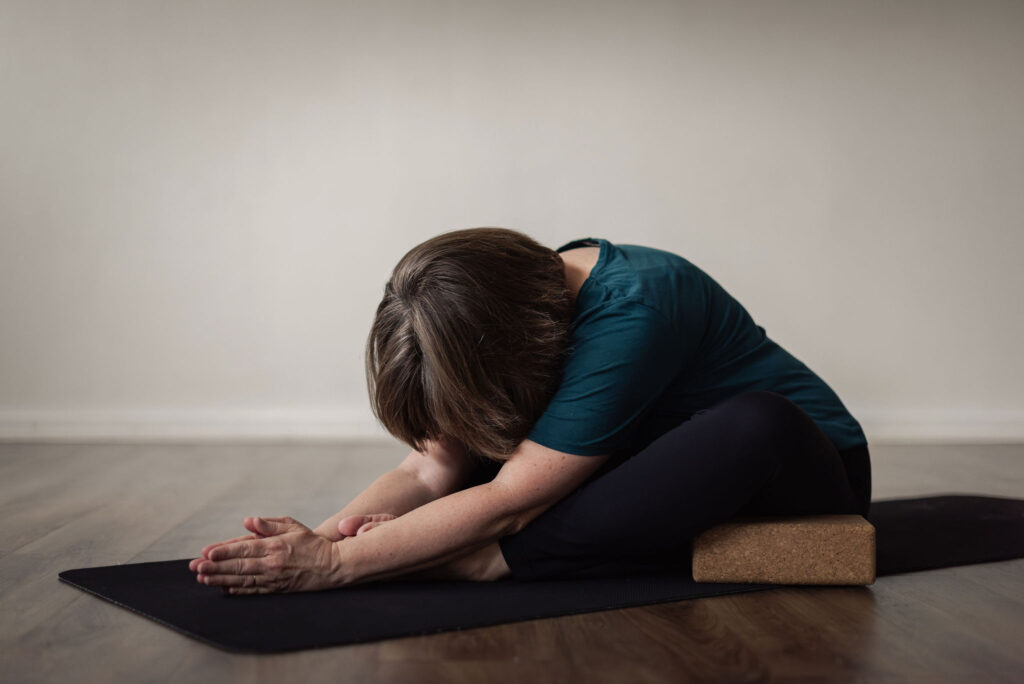 Yin yoga i 30 grader hos Hot Yoga Uppsala